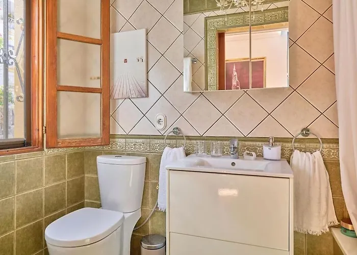 Pearl Of Windsor Park *