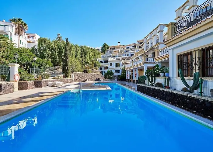 Pearl Of Windsor Park Адехе