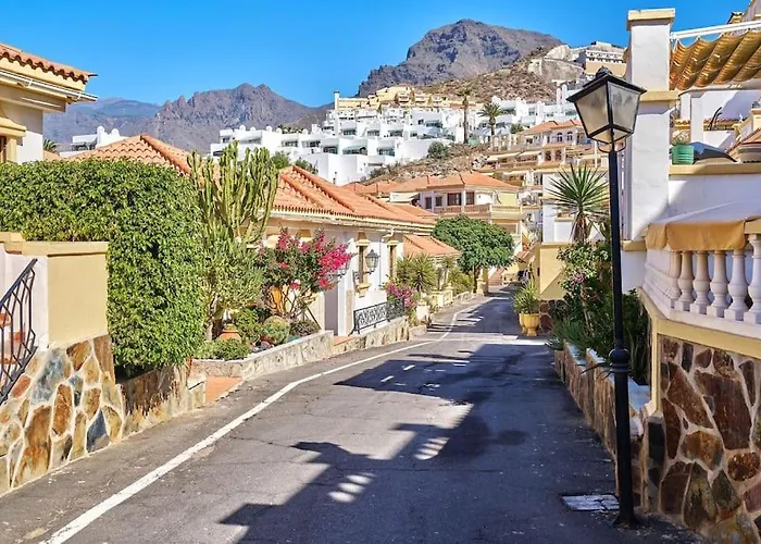 Апартаменты Pearl Of Windsor Park *