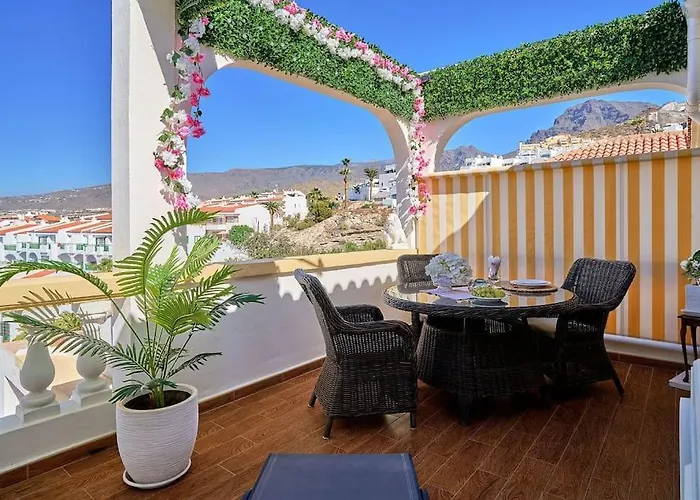 Апартаменты Pearl Of Windsor Park *